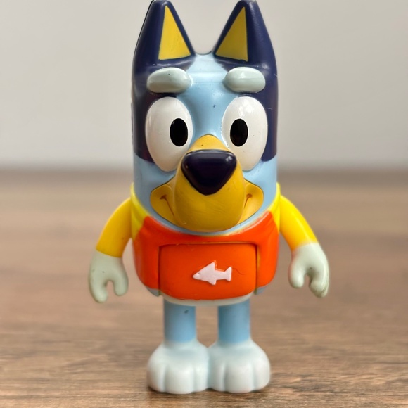 BLUEY HEELER Toy Figure Orange Yellow Fish Swim Suit POOL Family BEACH Day - Picture 1 of 7